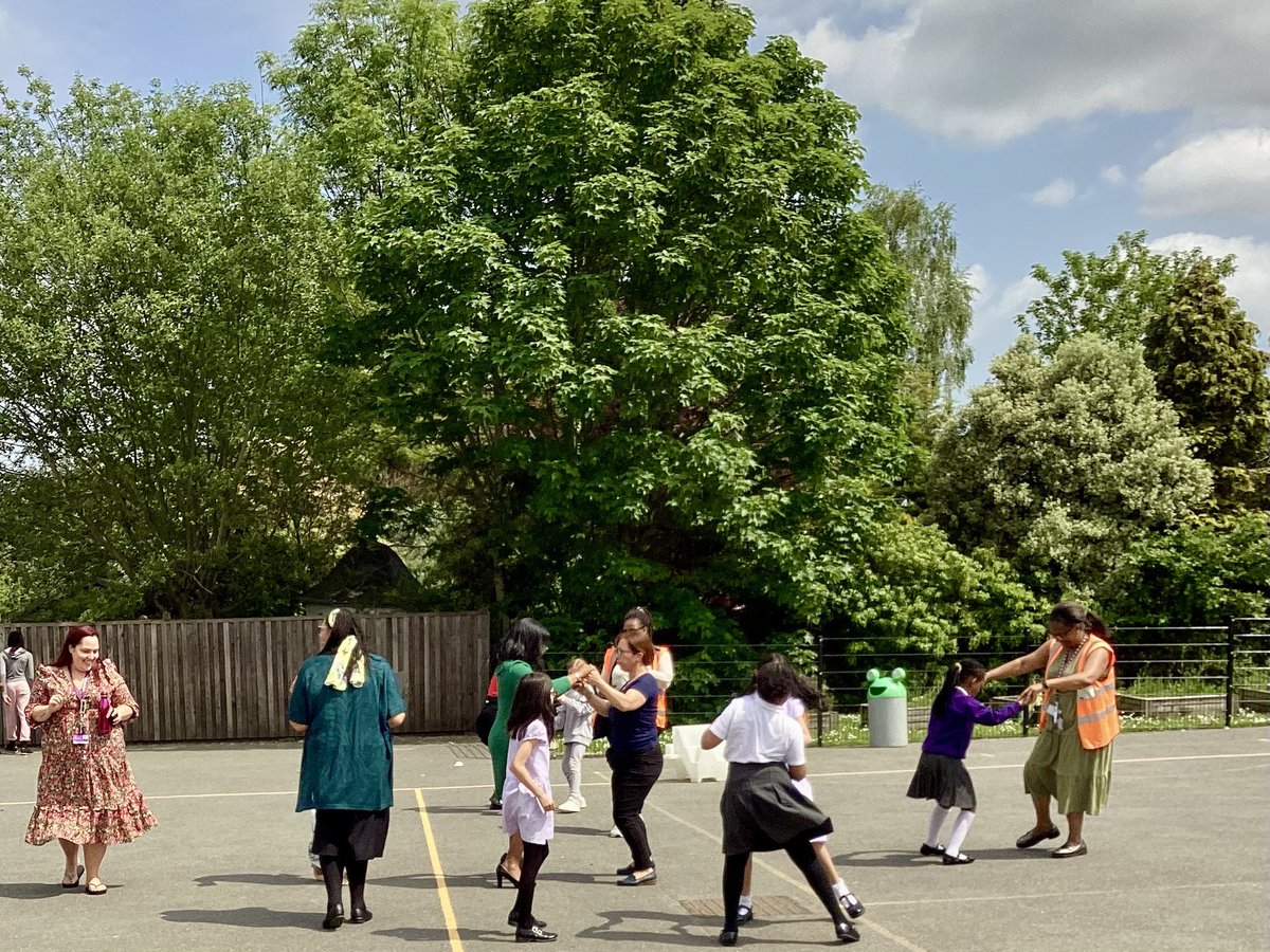 CCESchool's tweet photo. Did you know?
Dancing releases positive hormones into your system. It is a great mood booster, which helps reduce stress and anxiety. #MentalHealthAwarenessWeek #SalsaClassAtCCE https://t.co/ssxrxdyJZV
