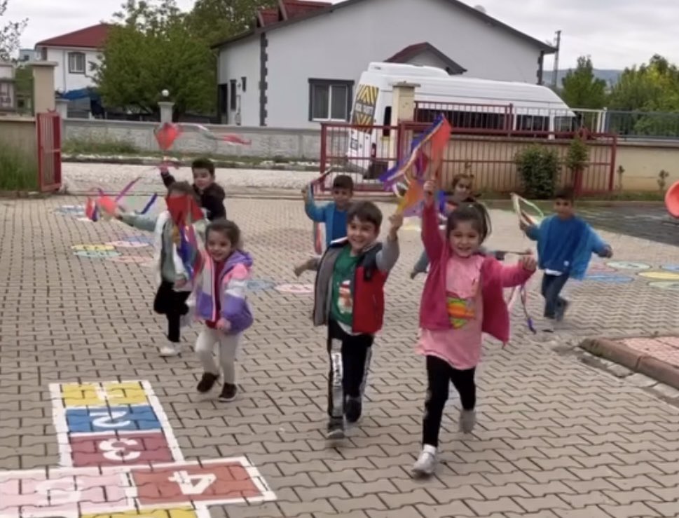 SerappUnl's tweet photo. @OutdoorClassDay Turkey Kırıkkale Bahşılı Beyaz Kelebekler Anaokulu https://t.co/TYFx3rLMQI