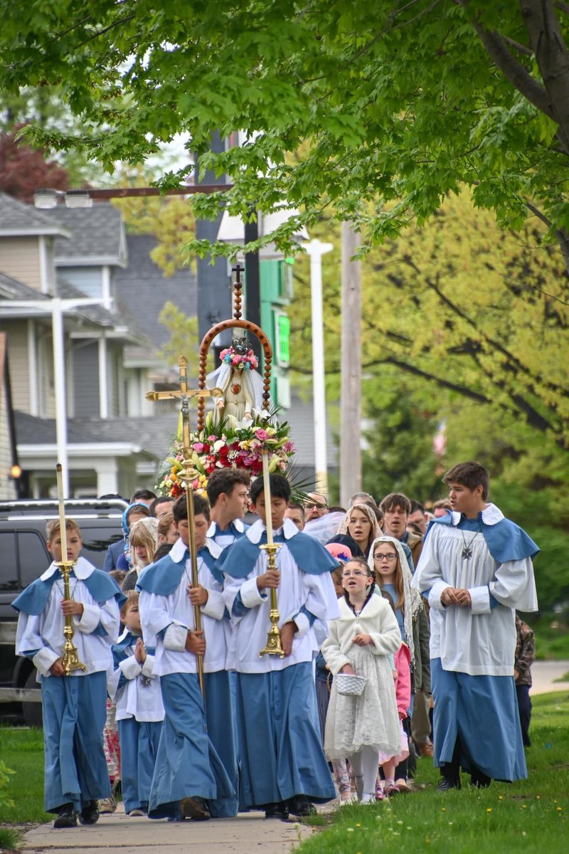 A beautiful May Crowning & Procession video from St. Patrick's Oratory, the Institute’s apostolate in Green Bay, WI

youtu.be/GcU95JC-W-E 

#MonthOfMary 💙💐 #May #ICKSP