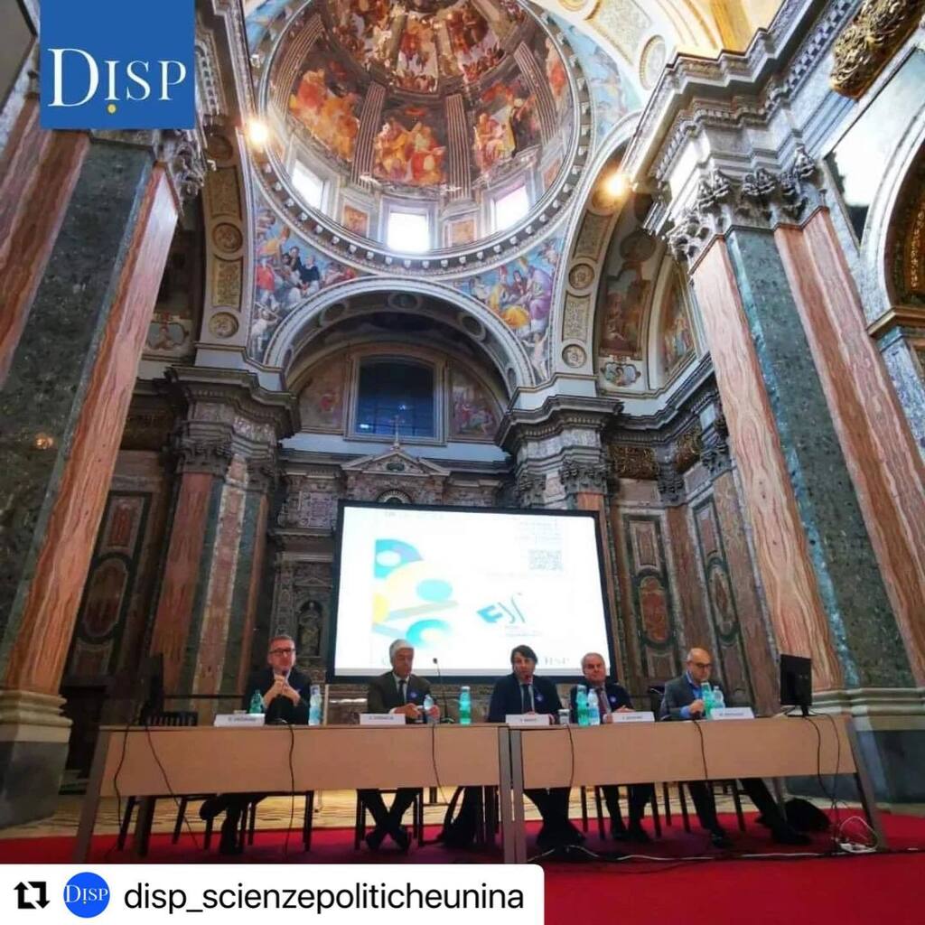 #Repost @disp_scienzepoliticheunina with <a href="/use/">Roslyn K.</a>.repost
・・・
💼📷 DISP CAREER DAY - 2023

Le immagini di oggi nella bellissima cornice del Chiostro di San Marcellino del DISP Unina Dipartimento Scienze Politiche Federico II.

#dispunina #dispcareerday #carrerday

<a href="/uninait/">Unina Federico II</a> <a href="/ori/">Ori Neidich</a>…