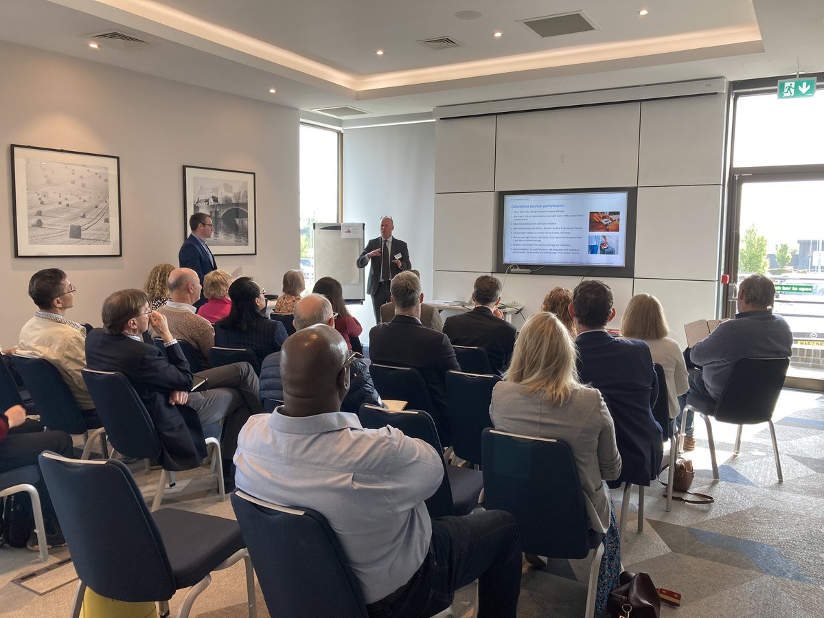 Great interactive Oxfordshire Visitor Economy DMP Stakeholder Workshop Event this morning hosted by @OxfordshireLEP &amp; Blue Sail-Many productive discussions that will feed into the development of the DMP
#visitoreconomy #DMP #partnershipworking <a href="/CotsTourismBiz/">CotswoldsTourismBiz</a> <a href="/ExperienceOxBiz/">ExperienceOxBiz</a>
