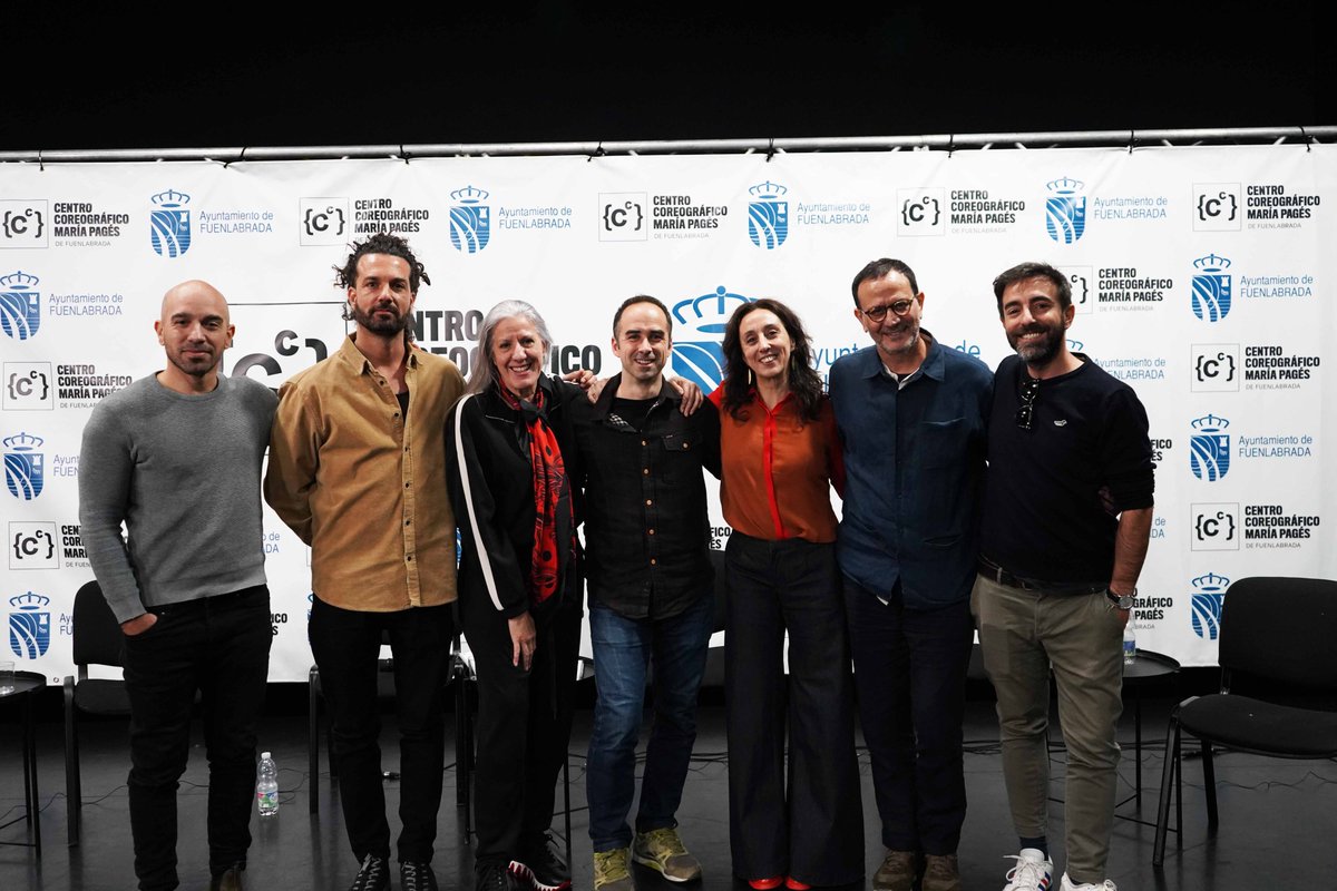 PagesCentro's tweet photo. Ayer tuvo lugar Cuerpos Mediad@s un doble encuentro con mesas de trabajo y proyecciones de producciones audiovisuales que ligan Danza y Cine, dos artes que, unidos dan a luz a pura belleza.
#danza
#danzaycine
#PagesCentro
#formacion
#artesescénicas
#mariapages
#INAEM https://t.co/iP6SWYMgUA
