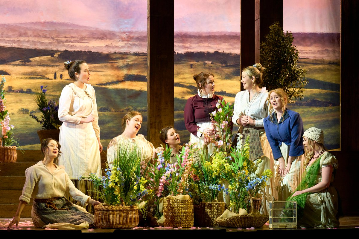 Tonight is the last night of tour!😢🎶❤️ Toi toi toi to all working on Il Viaggio a Reims! 

📸Richard Hubert Smith