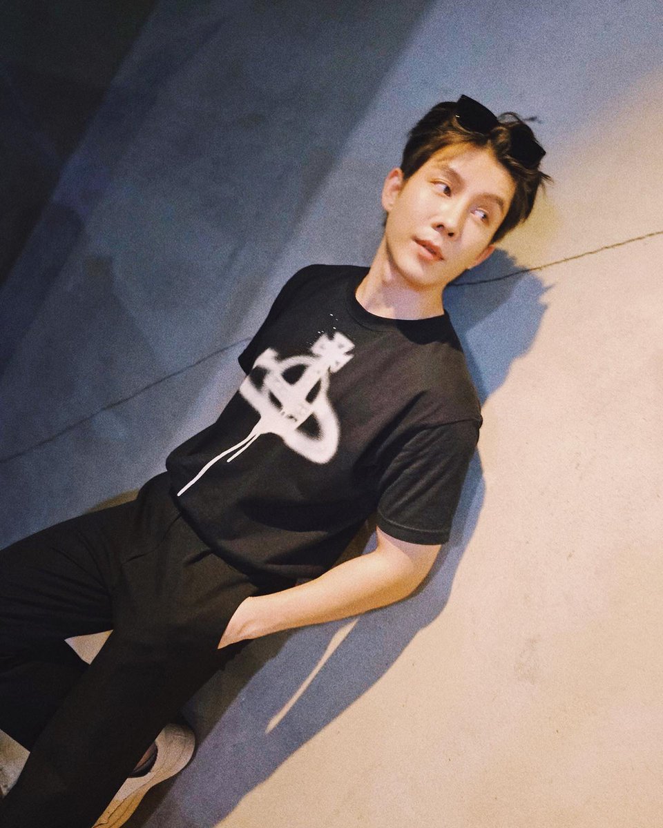 BOC_FamilyTH's tweet photo. IG Update : basvpr_
[18.05.66]

,,,หายไปนาน เรากลับมาแล้ววว #365fangift #Remembas #wrapday #mansuang
...

@basvpr_ #Basvpr #Remembas https://t.co/k8VmdmYwEV