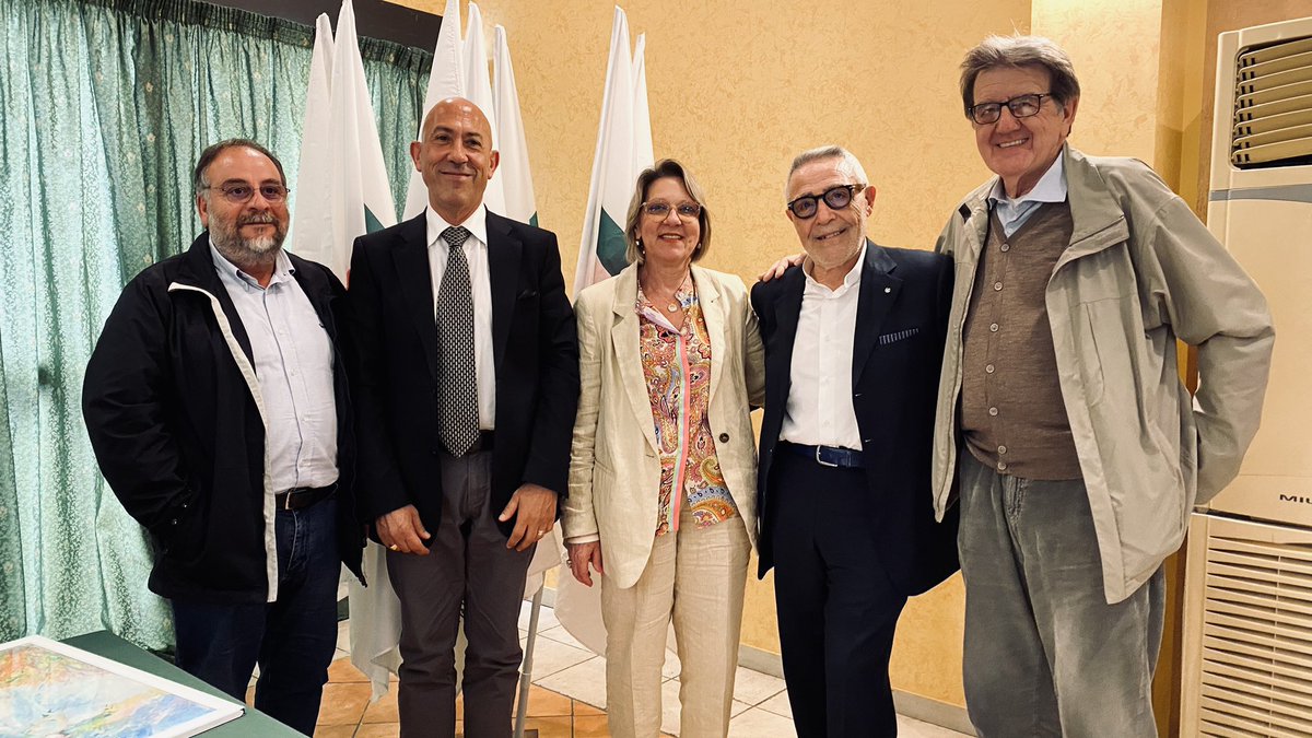 emiliofedele78's tweet photo. #ANTEASAGRIGENTO ringrazia Carlo Albanese, Presidente uscente, per il lavoro fin qui svolto. Ci congratuliamo, con il neo Presidente @AlfioGiulio ,per la sua elezione. Siamo certi che la sua esperienza e competenza, porterà buone nuove in #anteas , buon lavoro https://t.co/5obGleCL4K