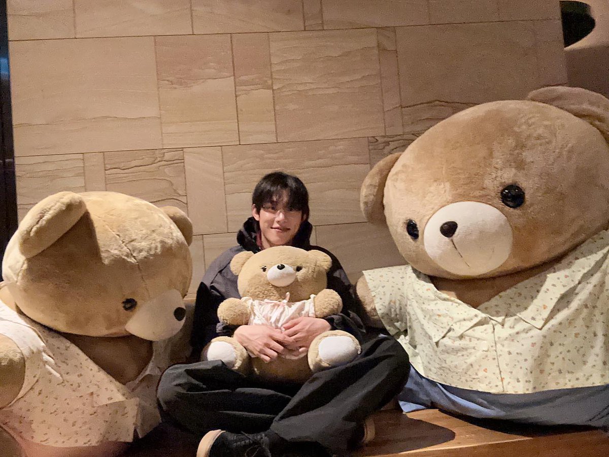 Chamxecy's tweet photo. 예들아.................이얼굴뭐야미친 https://t.co/1nGgnP1JHY