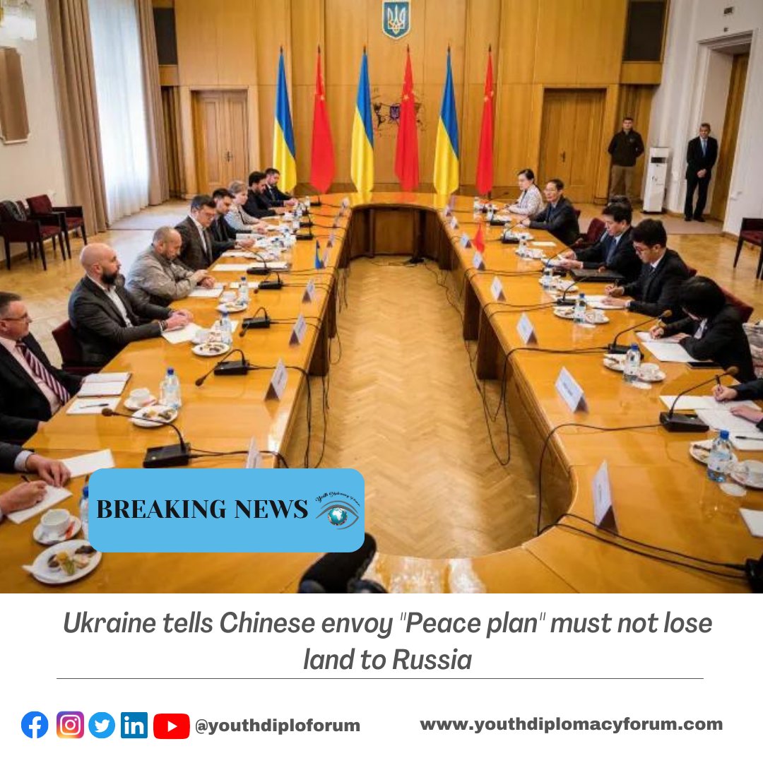 Ukraine’s foreign minister told a top Chinese envoy that Kyiv would not accept any proposals to end the war with Russia that involved Ukraine losing territory or the placing of the conflict on hold, the Ukrainian foreign ministry said. #UkraineRussiaWar #UkraineWar