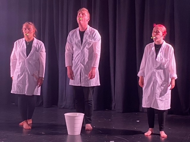 mstdcp's tweet photo. Our Level 5 DCP students showed their final pieces for Artists &amp; Companies yesterday. Great to see creative responses to the work of Gob Squad, Reckless Sleepers, Blast Theory, proto-type, Figs in Wigs, Action Hero and Bobby Baker. Well done to all involved @mcrschart. https://t.co/RGV66u8u9X