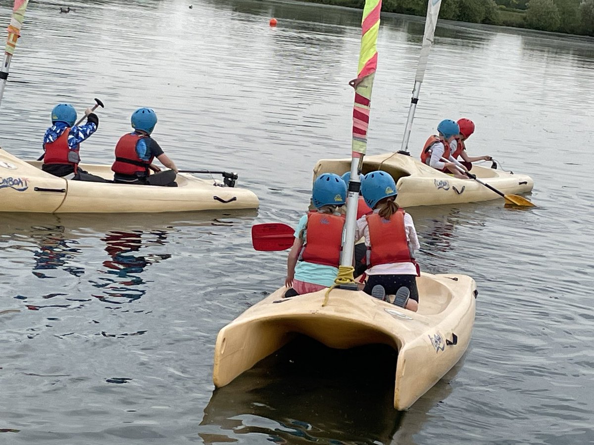 🎶We are sailing🎶 Group 1 enjoying sailing.