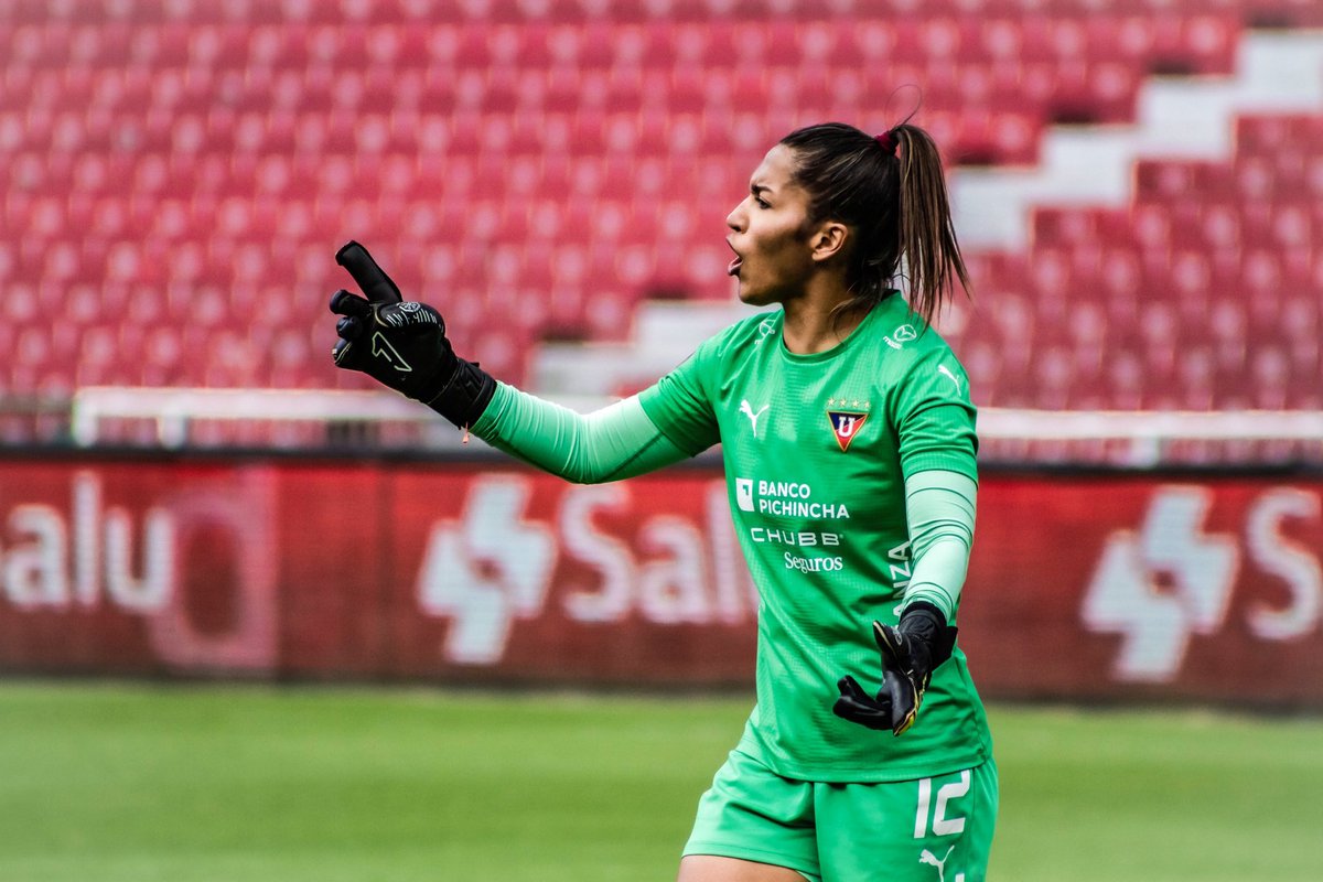 irenetobarmera's tweet photo. IRENE 2.0
Levántate, suspira, sonríe y sigue adelante.
No se puede vencer a una persona que nunca se rinde.
Mujer Valiente. 💪🏽
📷 @Triplete593
#diosesbueno #irenetobar #goalkeeper #mujervaliente #fútbol #soccer #strongerwoman #photooftheday https://t.co/rAnN4WurFw