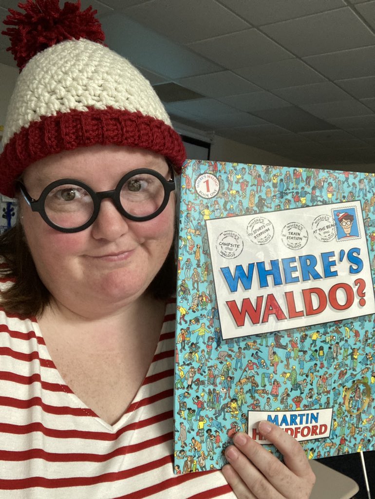 S stands for stripes and Ms Rebecca Lang took that seriously with a Where's Waldo outfit.  #weareflashes