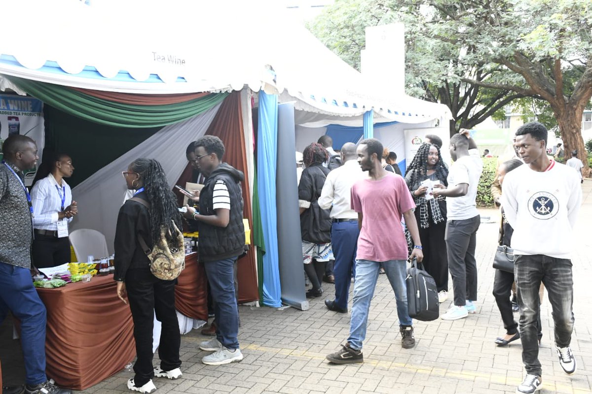uonbi's tweet photo. Day 2 at the #Innovation Exhibition and Careers and Job fair was lit 
@InnovationNIW @UoNDVCRIE @UoNCareerOffice

Don't miss tomorrow, the final day at the UoN Main campus !
#NIW2023 #changamkiaInnovation https://t.co/xsEDtP1jZf