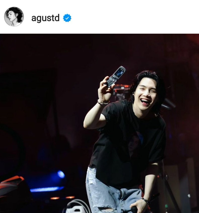 gummysmilelover's tweet photo. NOOOOOO YOONGI REALLY POSTED THE FLIP PHONE BIG SMILE PHOTO ON HIS IG https://t.co/IB1JW5XMEA