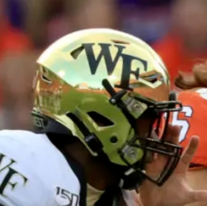 CFBHome's tweet image. Round of 128 for the Best Helmets Bracket

2. Wake Forest v. 15. UL Monroe

Who are you voting for?

Poll below⬇️