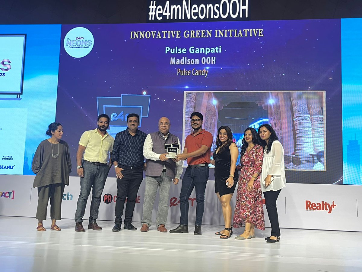 e4mevents's tweet photo. Unleashing Greatness⭐️
Congratulations to the #e4mNeonsOOH inspiring Award Winners!
Category - Innovative Green Initiative
Winners - @havellsindia, @posterscope_ind, @GreenplyPlywood, @PassPassPulse, @DS_Groups, @MadisonWorldIND
#e4mawards #OOHAwards https://t.co/fgZE0djZmn