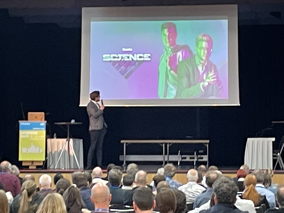 Skepticbrain's tweet image. Wow @MaxDoeckel auf der Bühne #sciencecops @quarkswdr #gwup #skeptiker #aufklärung #skepkon