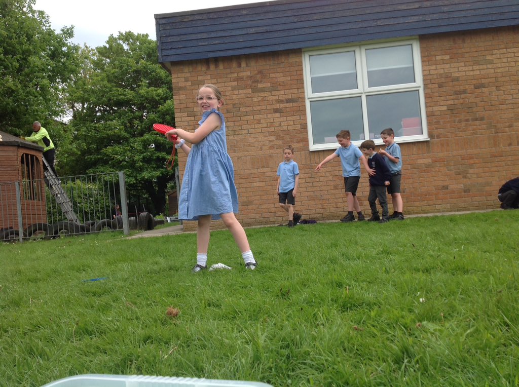 Class5CB's tweet photo. This afternoon we put it throwing and striking skills to the test and played rounders! We have some very skilled players! https://t.co/gy6PJQkDY4
