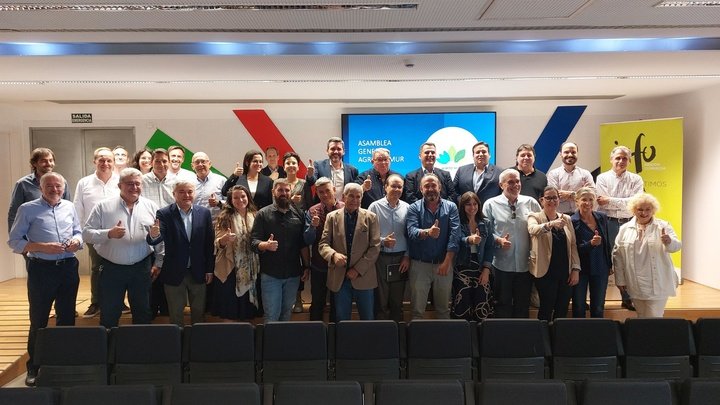 El convenio que tiene como finalidad aumentar la rentabilidad de producción, la eficiencia y la sostenibilidad a través de la innovación y la digitalización en los ámbitos agrario, ganadero y pesquero.