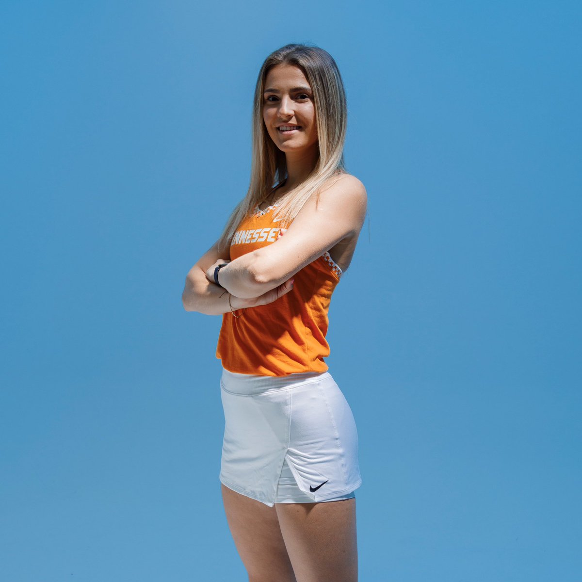 Big congratulations to Rebeka for walking the stage this morning and officially becoming a University of Tennessee graduate!!

#GBO // #LVFL