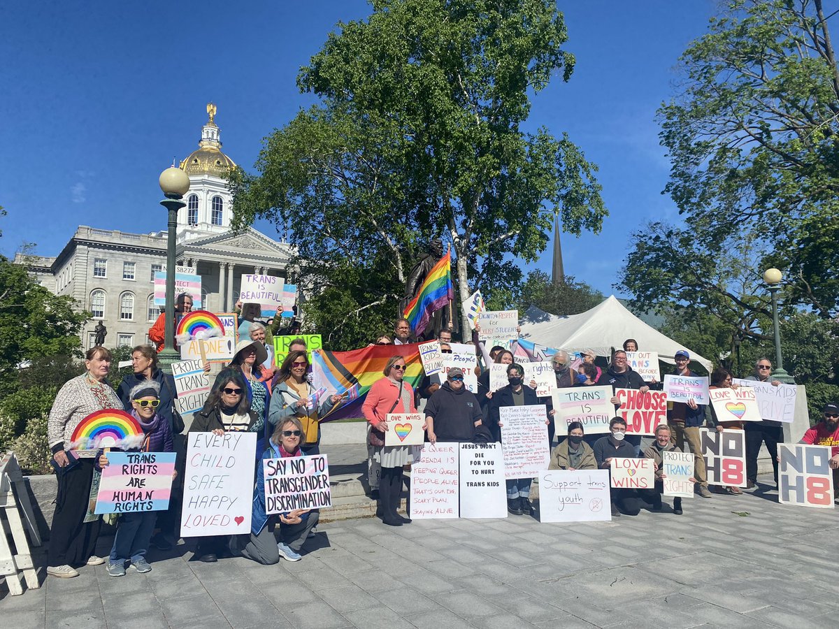 The #NHPolitics community showed up today for queer students being targeted by the horrific bill, SB272. Sending all the love, the strength, and the courage to folks at the State House today 🤍🏳️‍🌈