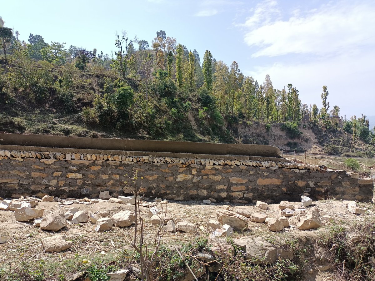 sharmajiban1's tweet photo. मुख्यमन्त्री रोजगार कार्यक्रम अन्तर्गत कुमाख गाउँपालिका वडा न. २, सल्यान मा निर्माणाधीन कुलोको छ्ड्के अनुगमन । #cmep #karnali #kumakh #salyan #employmentprogram #cashforwork @MoLESS_Nepal @ocmcm_karnali @PM_nepal_ @youbrajbasnet @ManishB63237447 https://t.co/jnOVbyEXzF