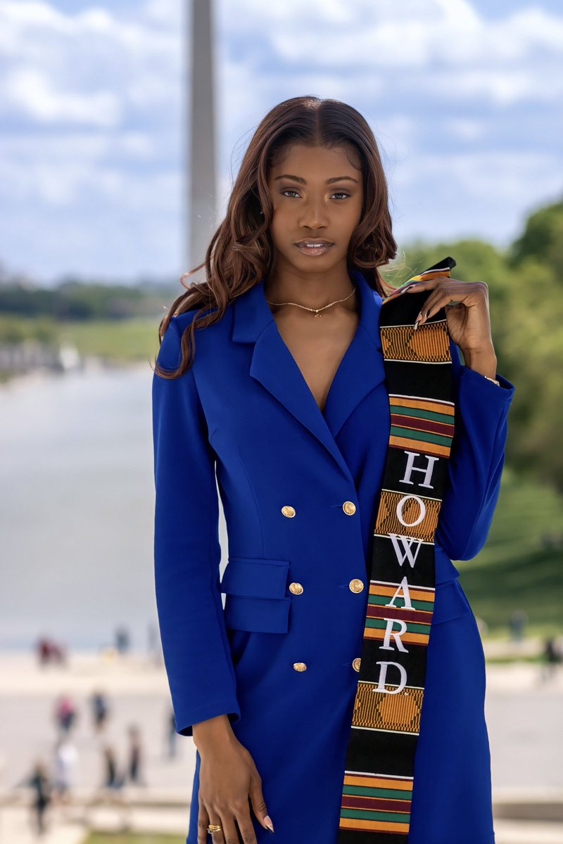 Hey everyone! I’m a 22 year old photographer on the east coast eager to create. You never know, 1 retweet could help me grow my business or secure my next client 🙏🏾