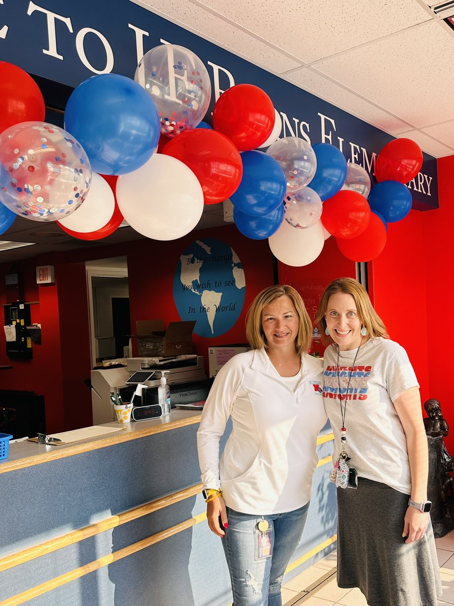 JFBKnights's tweet photo. When your office staff surprises us with sweet goodies…just because!! So grateful to have Amanda and Lauren on our team! They bring such joy to our Kings community!! @Kings_Schools https://t.co/VLVTTJEOla
