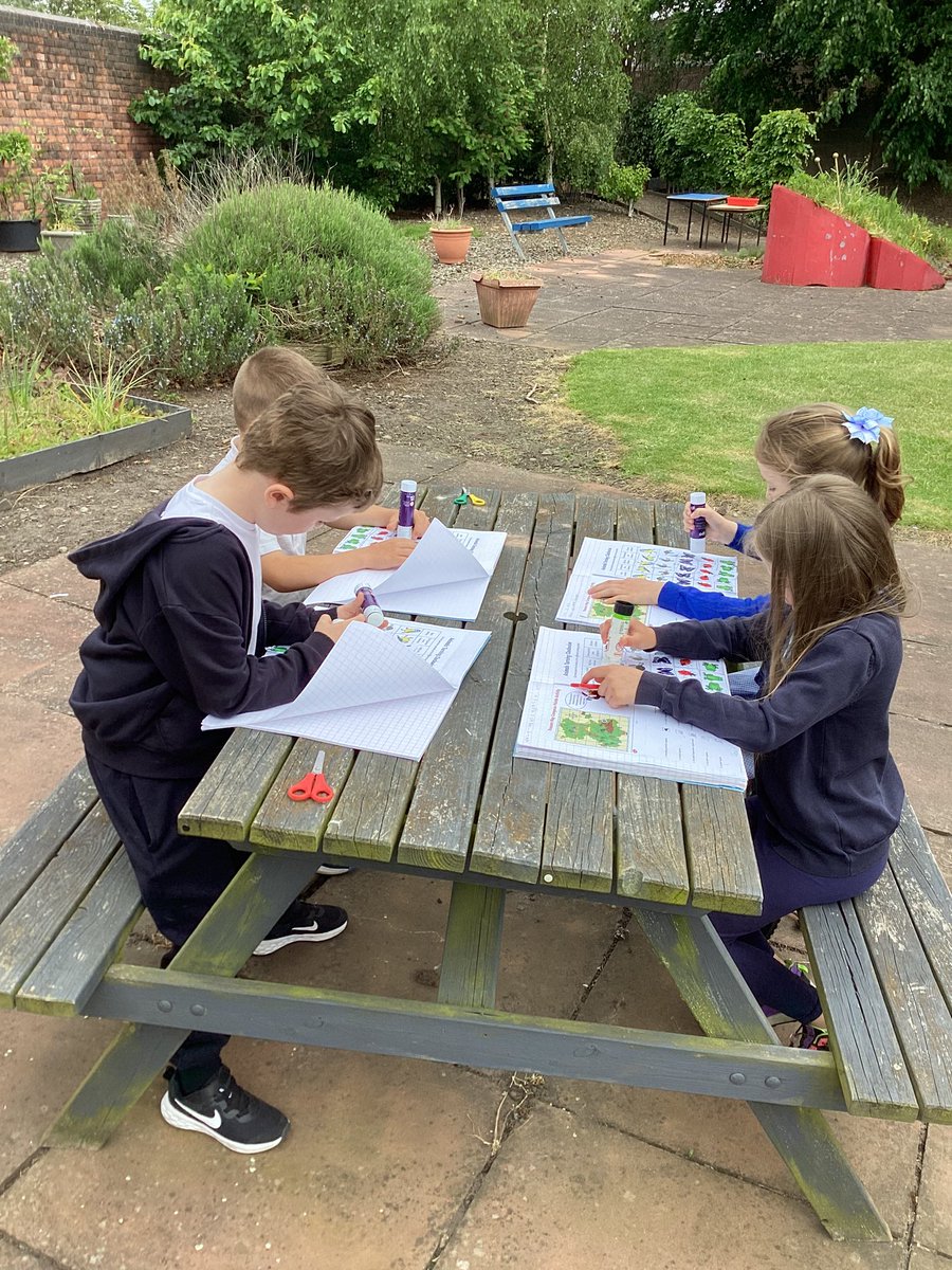 Today we took our learning outdoors as part of #MentalHealthWeek2023 learning outdoors increases our serotonin levels which has a beneficial effect on our mental health 🧠