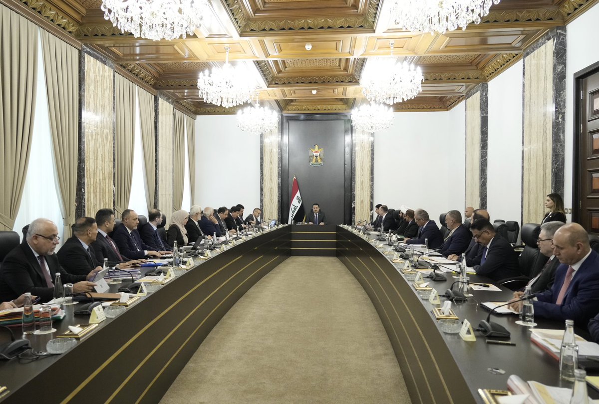IraqiPMO's tweet photo. رئيس مجلس الوزراء @mohamedshia  يترأس الجلسة الاعتيادية الأولى لمجلس رؤساء الهيئات المستقلة والجهات غير المرتبطة بوزارة .

وأشار سيادته إلى دور الهيئات والجهات غير المرتبطة بوزارة، وحرص الحكومة على أدائها واجباتها على وفق ما مرسوم في القانون والدستور. https://t.co/aZB2Wh1ulF
