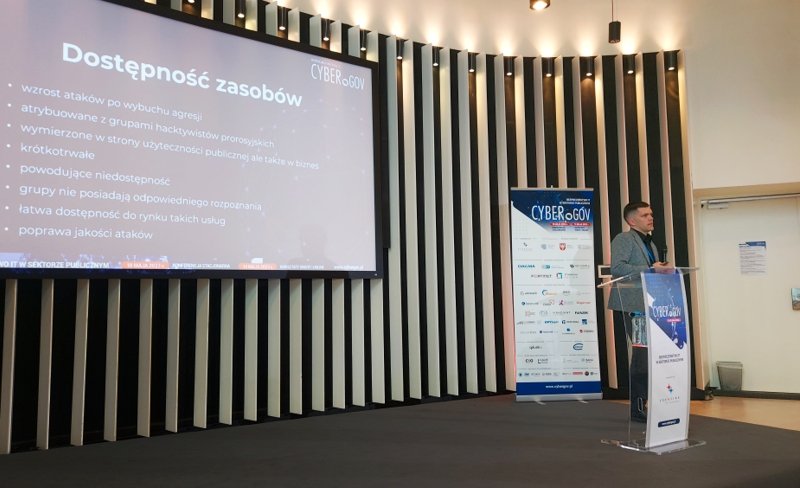 NASK_pl's tweet photo. - Dobra współpraca instytucji i firm z CSIRT-ami oraz otwartość użytkowników internetu do zgłaszania incydentów znacznie się przekłada na skuteczność walki z nimi - Sebastian Kondraszuk, kierownik zespołu @CERT_Polska podczas #CyberGOV.
@EventionPL https://t.co/YCev7VCo8L
