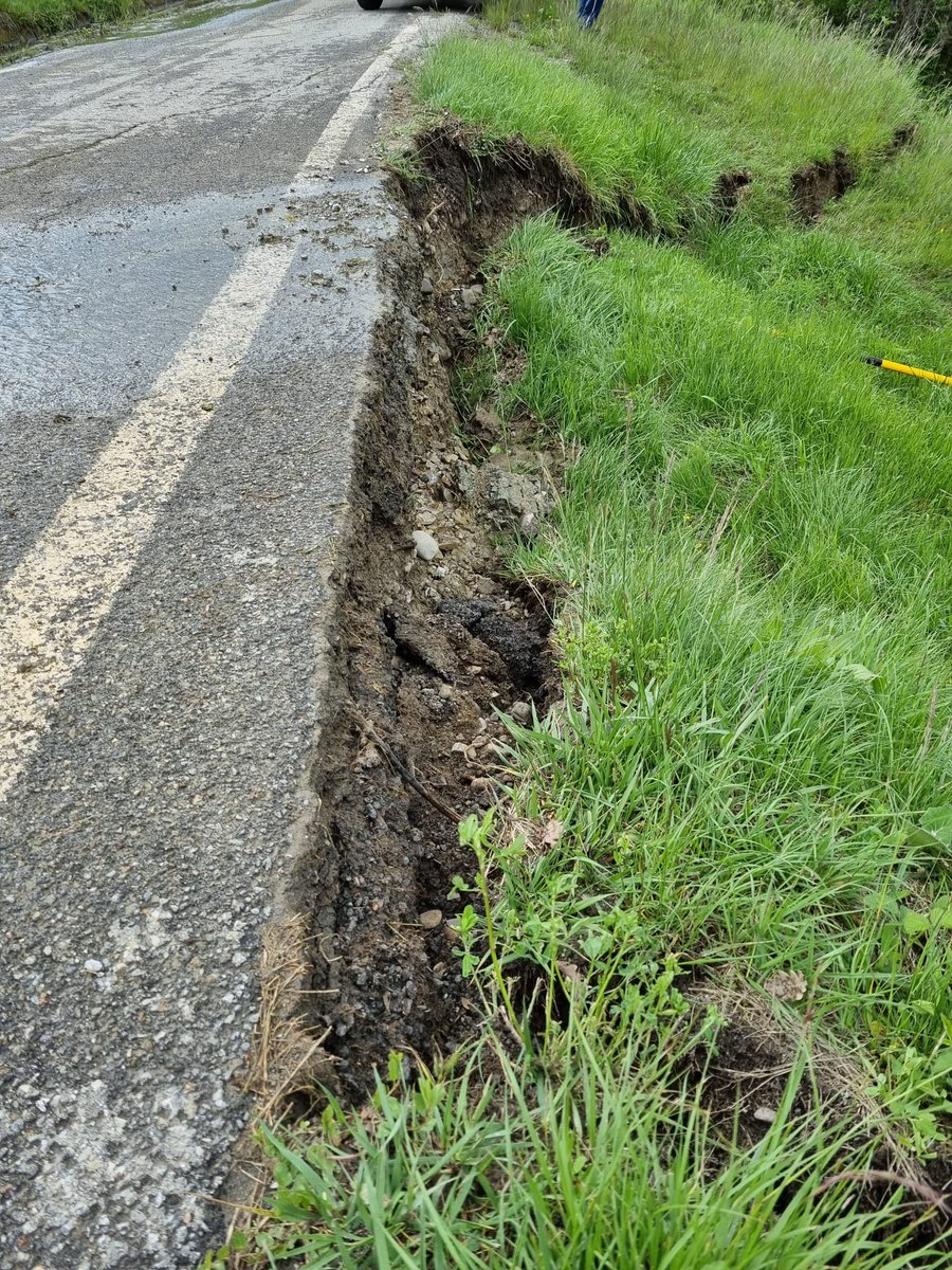 provinciamodena's tweet photo. AGGIORNAMENTO STRADE
๐๐ฎ๐ฅ๐ฅ๐ #sp39 ๐ ๐๐๐ฅ๐๐ ๐๐ง๐จ ๐ข๐ง ๐๐ข๐ซ๐๐ณ๐ข๐จ๐ง๐ ๐๐๐ง๐ญ๐ ๐๐ข๐ฎ๐ฅ๐ข๐ ๐ฬ ๐ข๐ฌ๐ญ๐ข๐ญ๐ฎ๐ญ๐จ ๐ฎ๐ง ๐ฌ๐๐ง๐ฌ๐จ ๐ฎ๐ง๐ข๐๐จ ๐๐ฅ๐ญ๐๐ซ๐ง๐๐ญ๐จ ๐๐จ๐ง ๐๐ข๐ฏ๐ข๐๐ญ๐จ ๐๐ข ๐ญ๐ซ๐๐ง๐ฌ๐ข๐ญ๐จ ๐๐ข ๐ฆ๐๐ณ๐ณ๐ข ๐ฉ๐๐ฌ๐๐ง๐ญ๐ข
#AllertaMeteoER #AllertaMeteo https://t.co/wn1qNsmsXp
