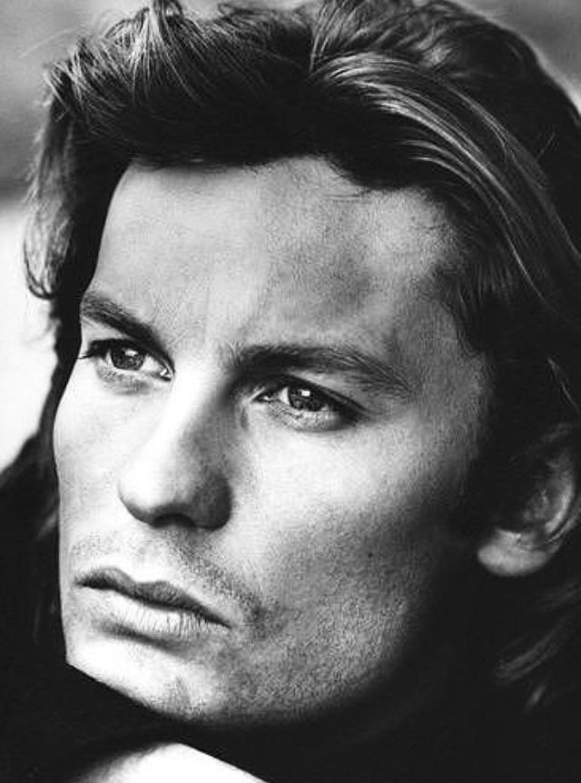 Me23081's tweet photo. Mach’s gut Helmut 🙏🏼🤍
#RIPHelmutBerger https://t.co/eaf3oXuFcU