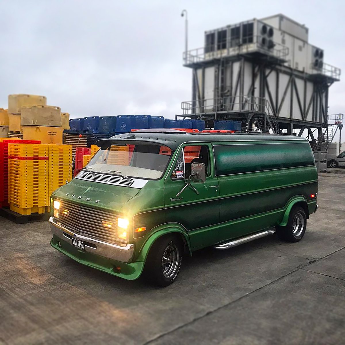 Happy Front Three-Quarter Thursday!
..
#tagthevan #tagtheowner #tagthephotographer
..
#frontthreequarter #thursday #dodge #dodgevan #tradesman #mopar #van #vans #vannin #boogievan #customvan #showvan #vanporn #vancrush #vancult #getinandgetiton