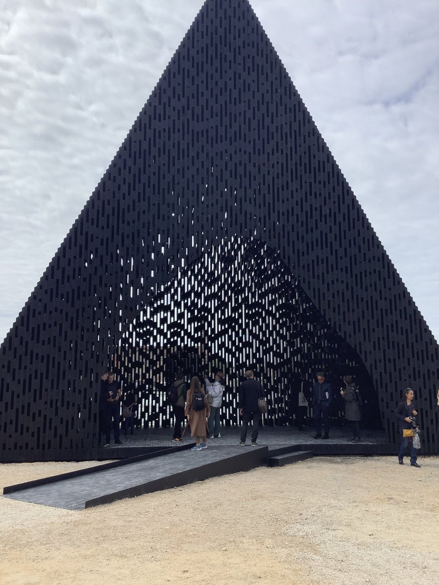 WACommunity's tweet image. David Adjaye (@dadjaye) installs a huge black wooden triangular prism, envisioned as a space for both reflection and active programming.

More info about the project will be online on @wacommunity soon!

#venicearchitecturebiennale2023 #davidadjaye #installation #wood