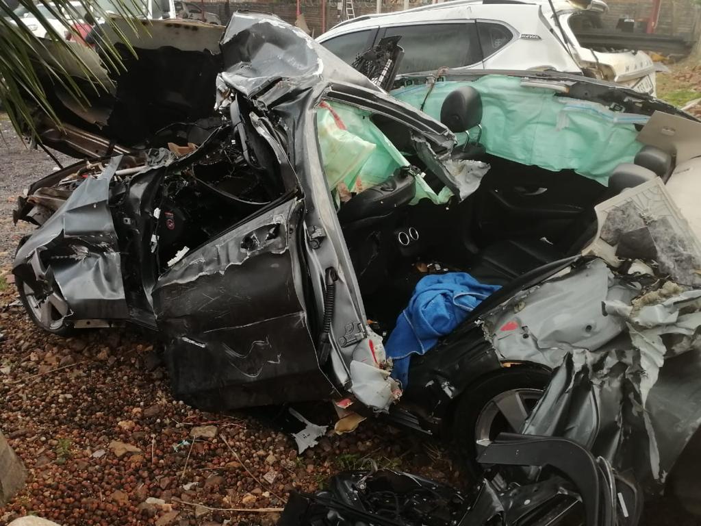 One of the most devastating stories ever. 22 year-old Khomotso Mafolo from Motlolo village in Burgersfort Limpopo lost 3 family members who were on their way to attend her graduation ceremony at the University of Mpumalanga this past Saturday. Their car collided with a truck...