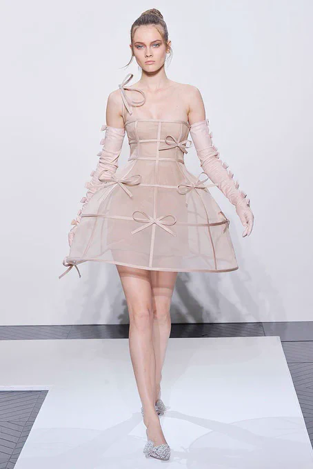 valentino fall 2010 couture ౨ৎ ⋆ ˚。⋆