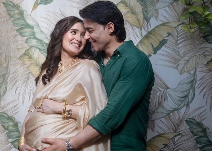 #PankhuriAwasthy and #GautamRode to welcome Twins 💗💗

@GossipsTv