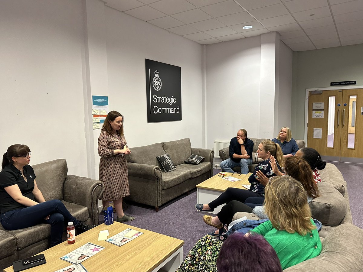 SuzanneT2206's tweet photo. Great conversations being had around Hopes & Fears - fab presentation from the #transformationteam @LauraAF12 @AlyHulme @DMS_MilMed @DMS_DPHC_Comd https://t.co/imO5bbpV4e