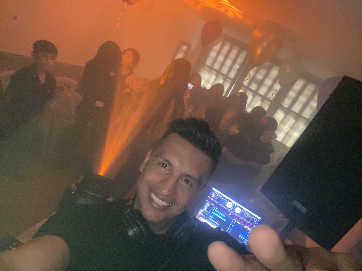 nelsonpachecodj's tweet photo. Siempre gracias a todos los clientes que confían sus grandes y especiales momentos. https://t.co/Dok7cWelCk