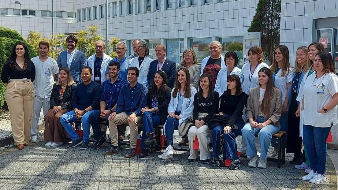 astursalud's tweet photo. 🏥🥼El #AreaIII entrega diplomas y pin de plata a los2⃣3⃣nuevos especialistas que se han formado en el Hospital Universitario San Agustín y en #AtenciónPrimaria #HUSA
🗣️El gerente @DIOSDELVALLE "Sois parte de este área"
‼️Enhorabuena‼️👏🏼
#MIR #EIR #FIR #PIR #FSE2023
📍Avilés https://t.co/NhCyUhw1mx