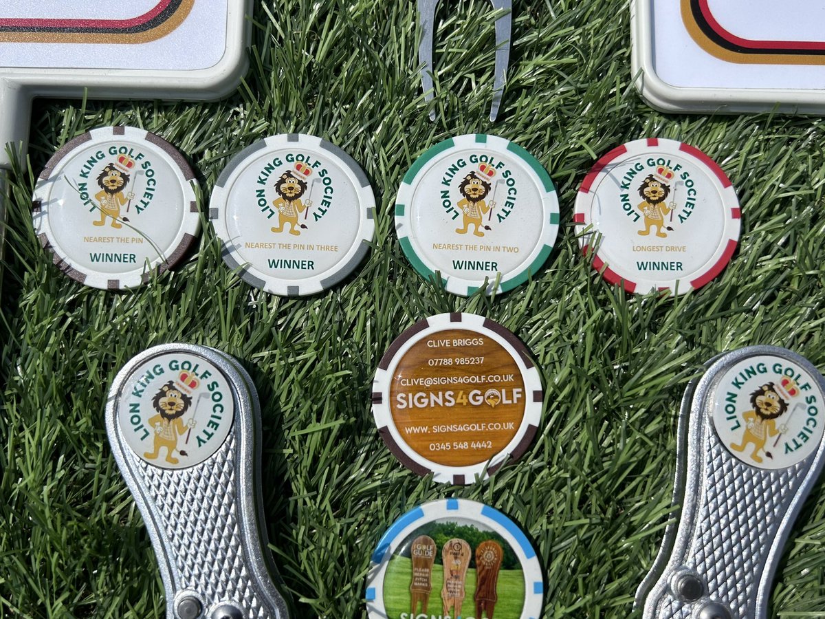 signsforgolf's tweet photo. Belong to a golf society, why not have your own set of custom signs and matching accessories.
#golfsigns #customsigns #pitchforks #proximitysigns
#golfers #charitygolf https://t.co/l3hQvmq4LI