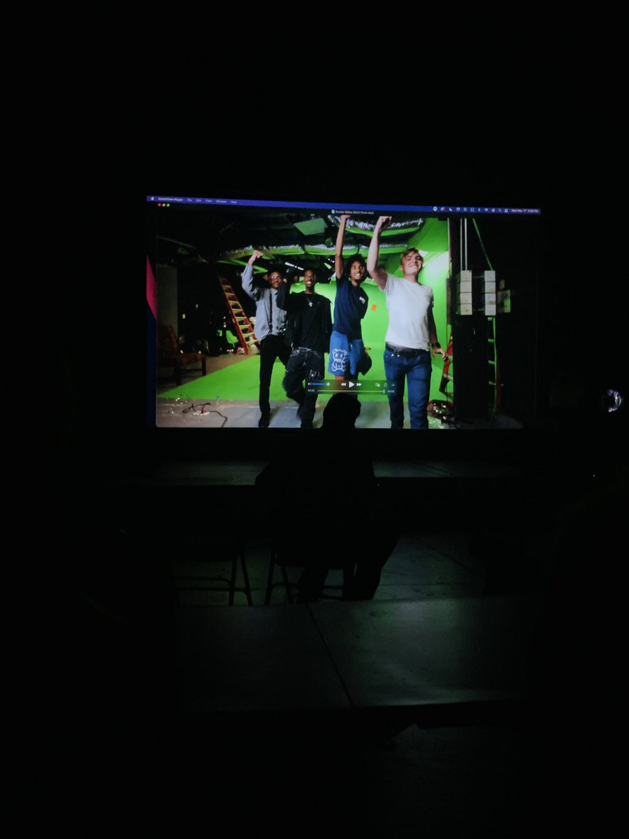 gstarschoolarts's tweet photo. Heartfelt nostalgia filled the air as our Senior Video premiered yesterday. Our seniors, filled with emotions, looked back at the cherished memories they made during their time here at G-Star! 😊 Stay tuned to see the full Senior Video soon!
#GStar #GStarHigh #CSUSAToday #Senior https://t.co/uBpdrBDXgD