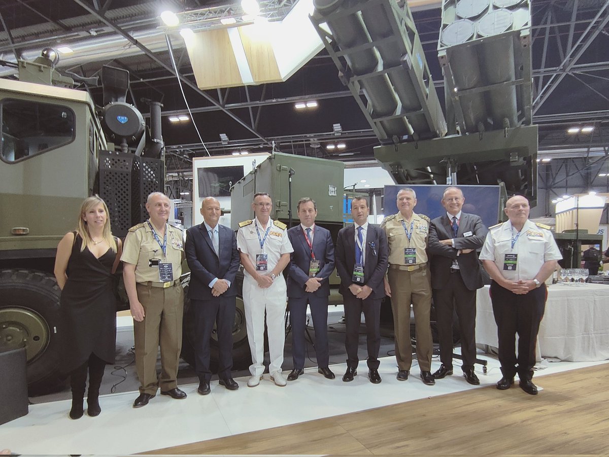 Hoy hemos presentado en #FEINDEF23 nuestra solución nacional para el programa #SILAM junto a EXPAL Systems y nuestro tecnólogo Elbit Systems, en un acto que ha estado apadrinado por el MALE y el DIGAM.

#FEINDEF2023 #Defence #Innovation
#FEINDEF2023 #Defence #Innovation