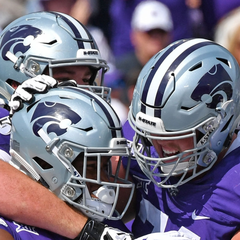 CFBHome's tweet photo. Round of 128 for the Best Helmets Bracket

6. Kansas State v. 11. Old Dominion

Who are you voting for?

Poll below⬇️ https://t.co/BTAJRqf874
