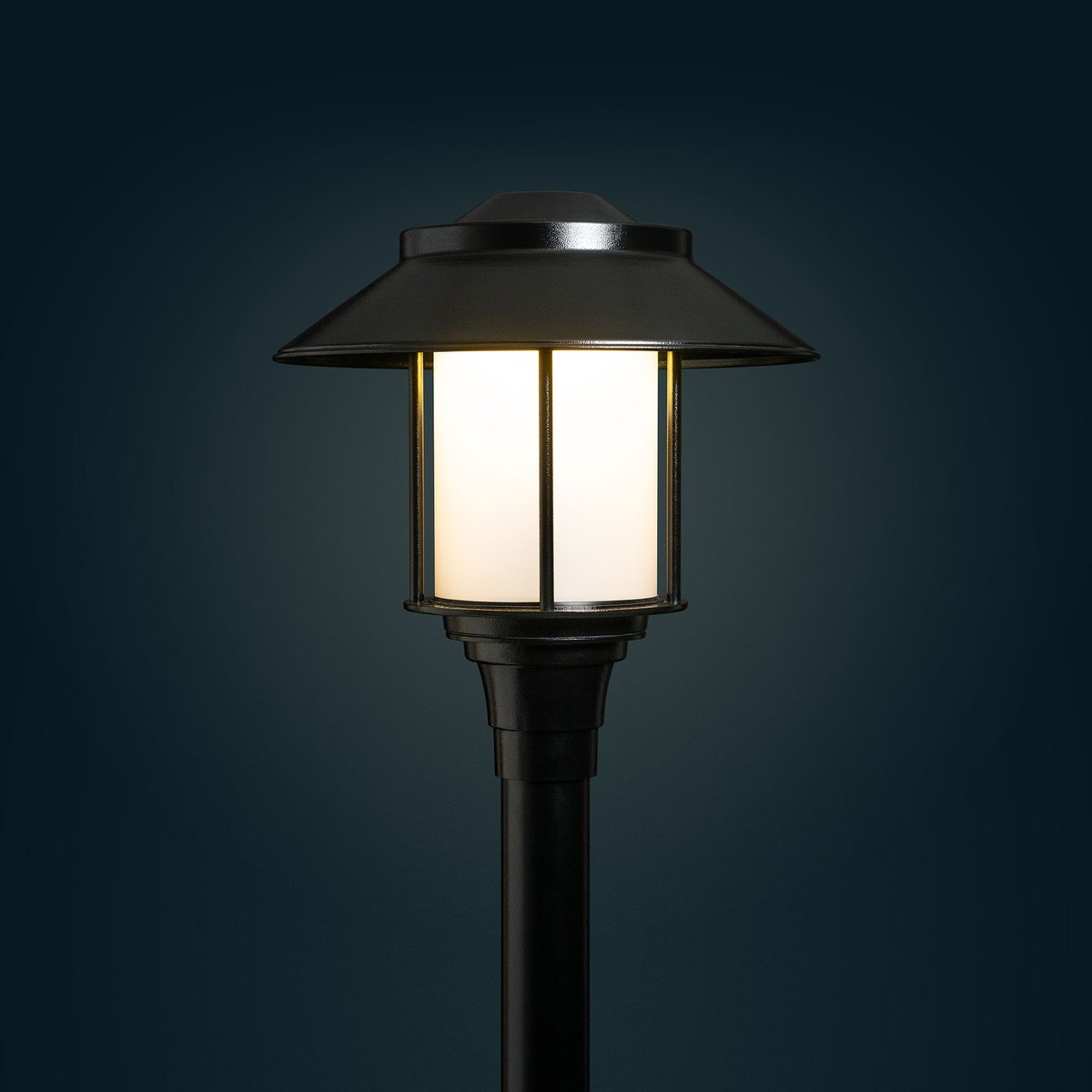 Elencia upholds Cyclone’s reputation for lasting durability and it meets a long list of specifier demands including high output per wattage and multiple distribution types.

Learn more about Elencia:
cyclonelighting.com/products/exter…

#streetlighting #pathwaylighting #urbanrenewal