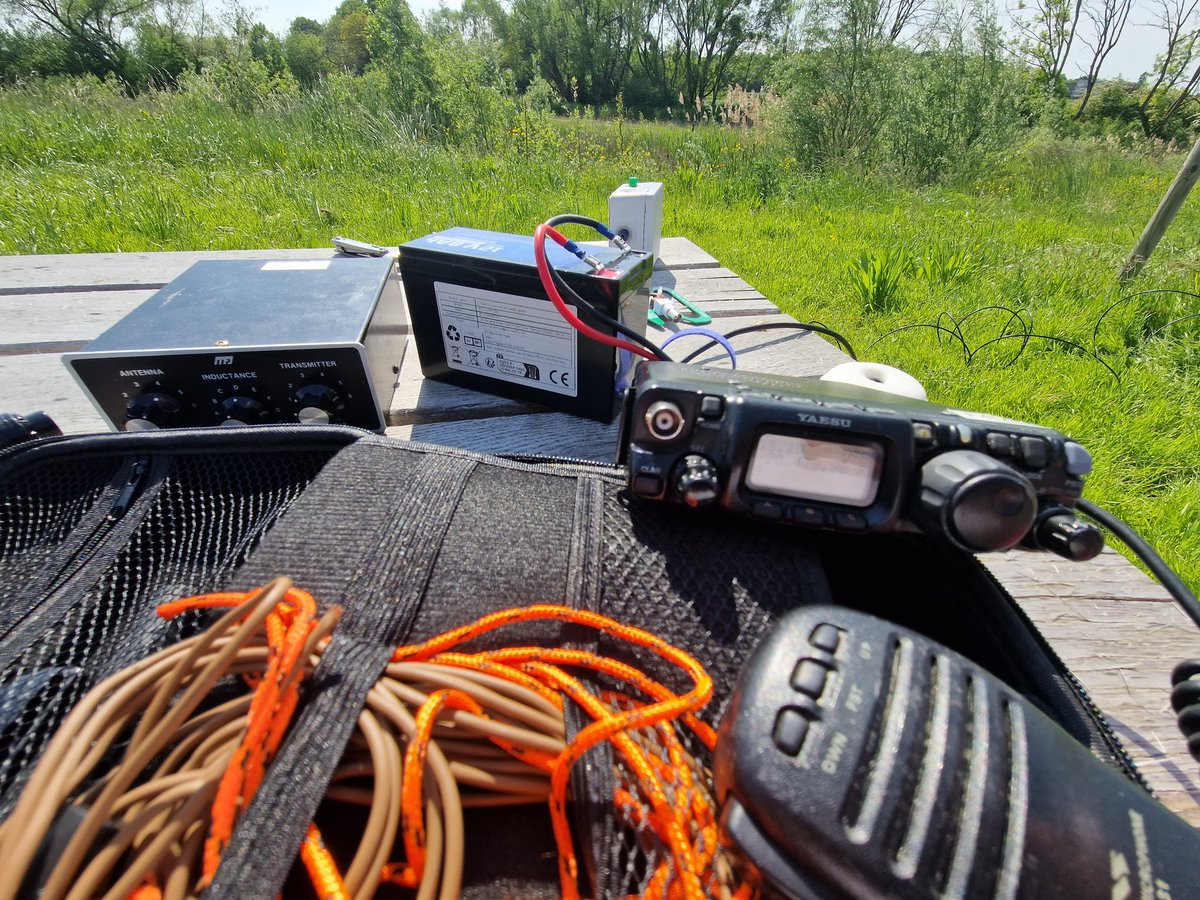 Testing some modifications to portable #QRP setup in a park by this windy but beautiful weather. #hamradio #radioamateur #yaesu #ft817