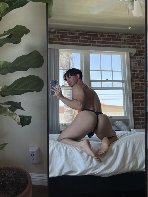 Watch Caleb Manning's leaked NSFW photo on TwXstars