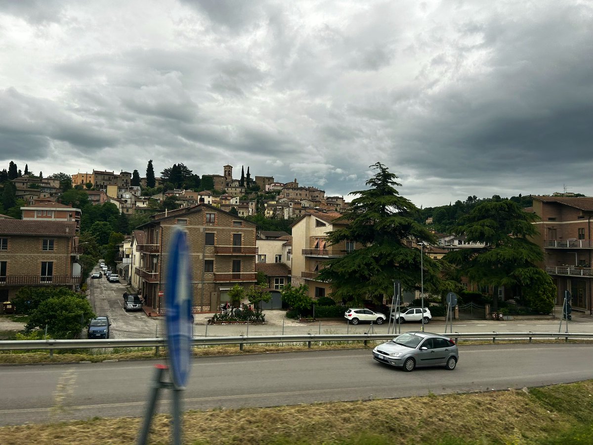 Little phone trading while on the tour bus through Italy. Thanks $TIO 📉