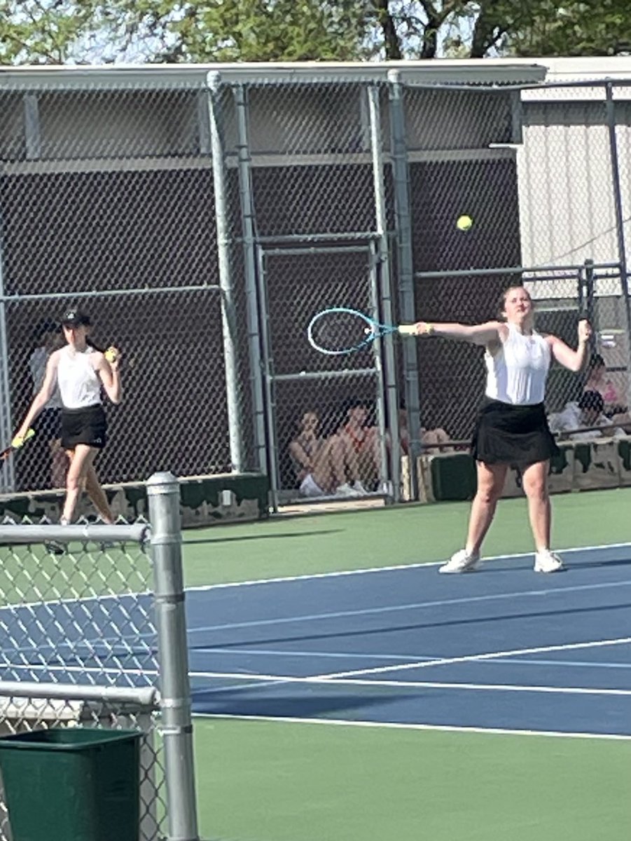 mrs_Lwright's tweet image. State tennis 🎾 is in progress ⁦⁦@HoldregeDusters⁩ Go Dusters!!!