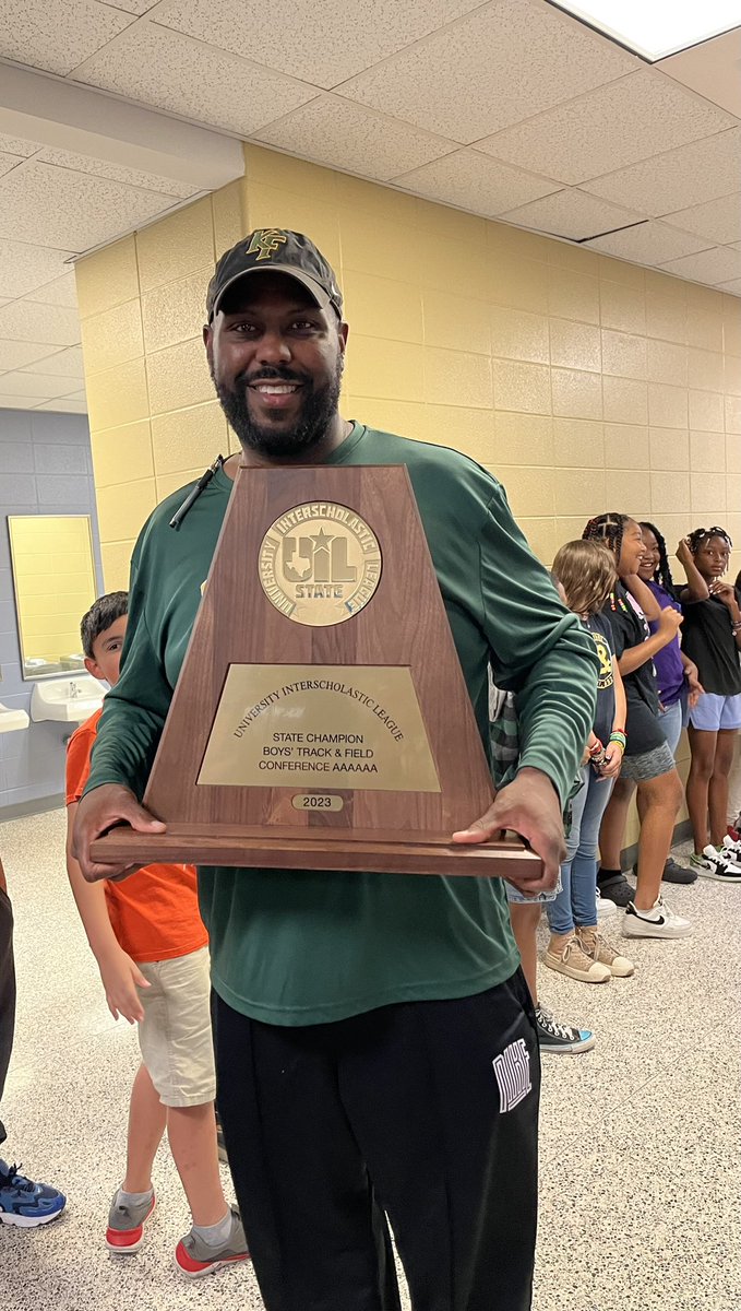 Our students <a href="/McDougleKISD/">McDougleKISD</a> had a great time celebrating 🎉 the <a href="/KfTrack/">Klein Forest Boys Track and Field</a> &amp; <a href="/kftrackgirls/">KLEIN FOREST LADY GOLDEN EAGLES TRACK & FIELD</a> teams on their State Championship win 🏆🥇! #VictoryTour